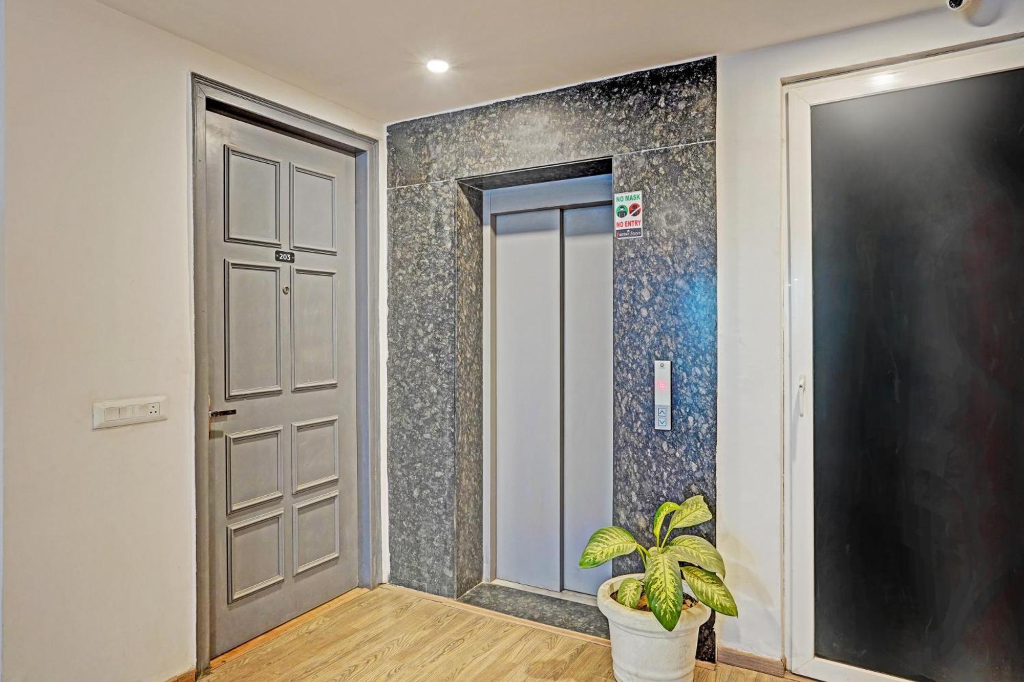 Townhouse Pantao Stays Γκουργκάον Εξωτερικό φωτογραφία